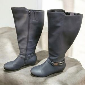 ComfortView Gray Wedge Boots